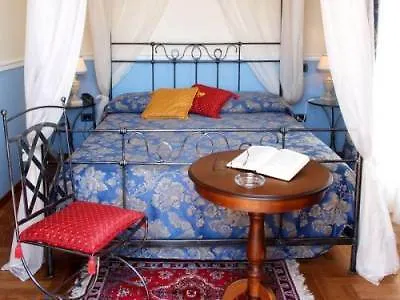 Petit Chateau Montecatini Terme Couette-café