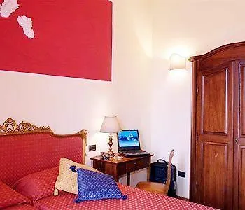 *** Couette-café Petit Chateau Montecatini Terme Italie